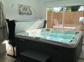 Victory Lodge spa, Hotel in Choisy-la-Victoire