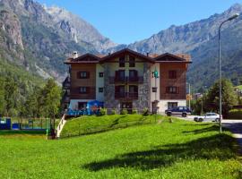 Casa Corti Hotel Ristorante, hotel en Valbondione