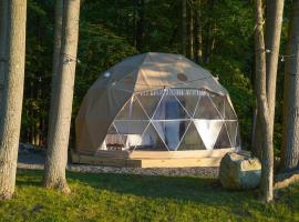 The Lookout at Moon Valley Campground, hotel in Vernon Township