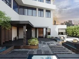 Xi'an MC City Courtyard Hotel - A st andalone hotel by the city wall - Close to the bell tower and yongning gate - Designed in song dynasty aesthetic style - It features private courtyard and garden rooms - Integrating the historical culture of Xi'an