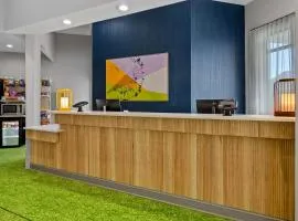 Spark by Hilton Daleville Roanoke North