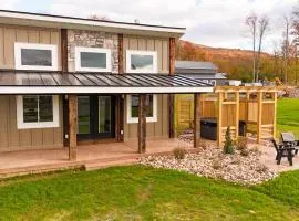 Cabin 7 (1-Bed, Modern-Luxury w. Hot Tub)