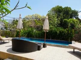 Karang Buncing Villas
