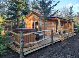 Hayne Barn Estate - Luxury Lodges with private hot-tubs- The studio-loft is without hot-tub、ハイスのホテル