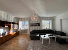 Rymlig fin lägenhet i Ljungaverk, hôtel à Ljungaverk
