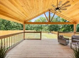 Lakeview Retreat - Family-Friendly - Near Downtown