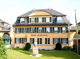 Haus Schlesien, hotel v destinaci Königswinter
