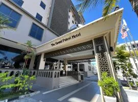 The Grand Puteri Hotel