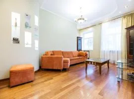 Kyiv Sheikh's Apartment