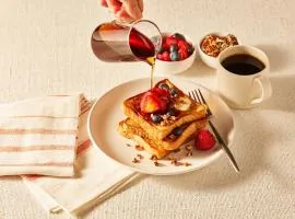 Holiday Inn & Suites Columbia NE - Ft Jackson Area by IHG