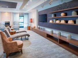 里士满机场万怡酒店,位于桑兹顿的酒店