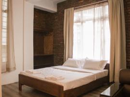 R and H Stay, hotel en Kohīma