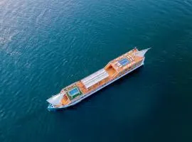 Queen Charlotte Dahabyia, 3,4,7 nights sailing between Luxor and Aswan