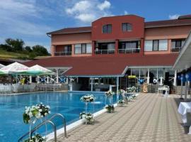 Плувен комплекс Фъц, hotel in Opaka