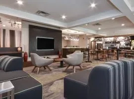 夏洛特诺曼湖万怡酒店