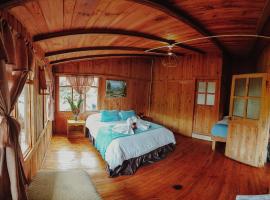 Mindo GlamBird Glamping & Lodge, hotel em Mindo