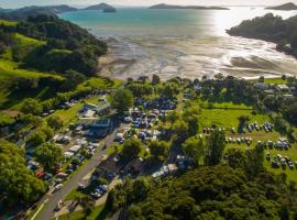 Coromandel Shelly Beach TOP 10 Holiday Park, hotel in Coromandel Town