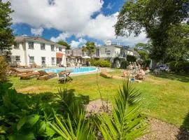 Les Douvres Hotel