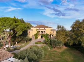 Castello di Serragiumenta, Hotel in Firmo