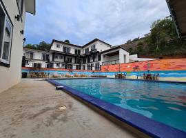 Chelle's Suites and Restaurant, hotel em Camp Bay