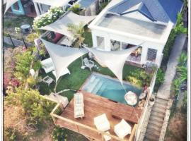 Un ptit coin de bonheur、クルドサックのホテル