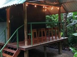 Glamping by the River, hotel in Puerto Jiménez
