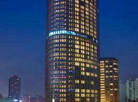 Sheraton Grand Shanghai Pudong Hotel & Residences, khách sạn ở Thượng Hải