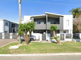 Nice 2 bedroom apartment, hôtel à Kelmscott