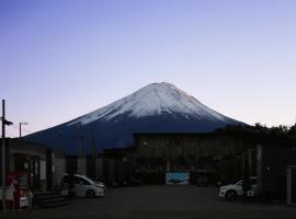 Mt Fuji Glamping TOURIST VILLA Kawaguchiko, hotel v destinaci Fudžikawagučiko