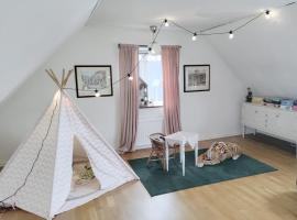 Storstugan nära havet, hotel v destinaci Ystad