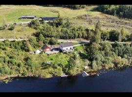 Idyllic Lake House - 4 rooms & 2 Glamping Tents Available, hotel in Porsgrunn
