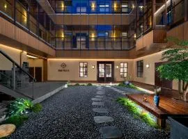 Xueting Songjiangyue Hidden Courtyard Hotel