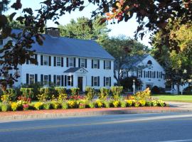 होटल की एक तस्वीर: Publick House Historic Inn and Country Motor Lodge