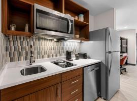 Everhome Suites Fayetteville near Fort Bragg, hotel in Fayetteville