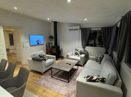 Mysig stuga i Nävesta, ξενοδοχείο σε Έρεμπρο