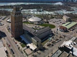 Quality Hotel & Suites At The Falls, hotel em Niagara Falls