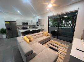 Luxury Executive Condo, Hotel in Runaway Bay