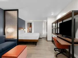 Everhome Suites Glendale Sports Entertainment District