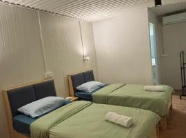 5 Minutes Lodge, hotel in Kota Kinabalu