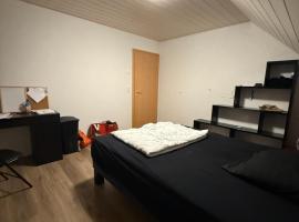 Chambre villa avec jardin, hotel in Bex