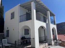 Three Olive Homes, hotel em Calímnos