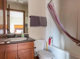 Fire Mountain Lodge, ξενοδοχείο στο Κάνμορ