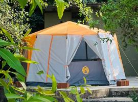 Gaia Ekole, hotel in Āmbavna