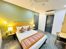 Qotel Comfort Golden Saffron Shivaji Park Punjabi Pagh