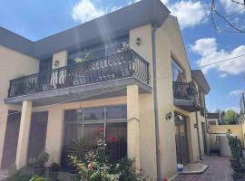 Pristine Three bedroom Home, hotell i Addis Abeba