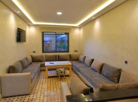 Tirazir House 1، فندق في ميرلفت