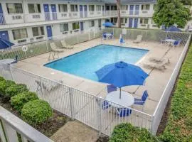 Motel 6-Conroe, TX
