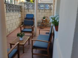 El Chalet Azul, khách sạn ở El Astillero