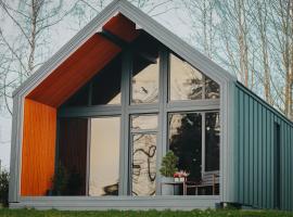 Sniegi design cabin with sauna, hotel din Madona