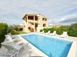 Villa Zvizda, hotelli kohteessa Zadar